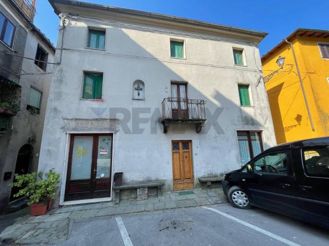 Villa Indipendente in vendita a Unione dei comuni Media Valle del Serchio, Benabbio