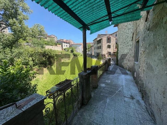 Villa Indipendente in vendita a Unione dei comuni Media Valle del Serchio, Brandeglio