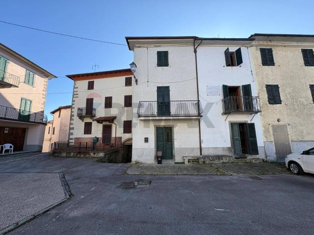 Villa Indipendente in vendita a Unione dei comuni Media Valle del Serchio, Benabbio