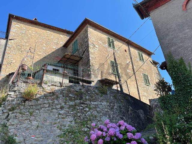 Villa Indipendente in vendita a Unione dei comuni Media Valle del Serchio, Ponte A Serraglio