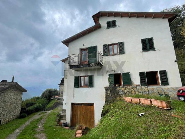 Villa Indipendente in vendita a Unione dei comuni Media Valle del Serchio, Ponte A Serraglio