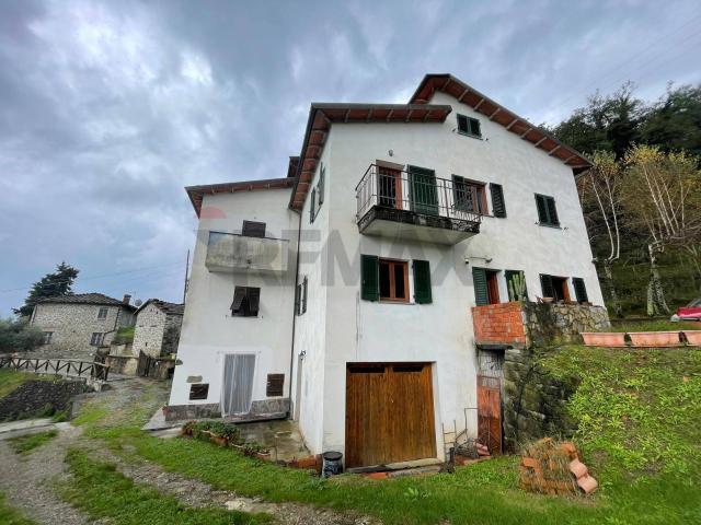 Villa Indipendente in vendita a Unione dei comuni Media Valle del Serchio, Ponte A Serraglio