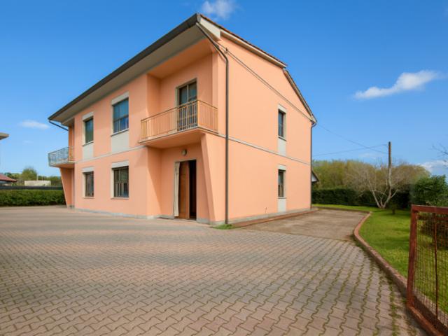 Villa Indipendente in vendita a Bientina, Pisa