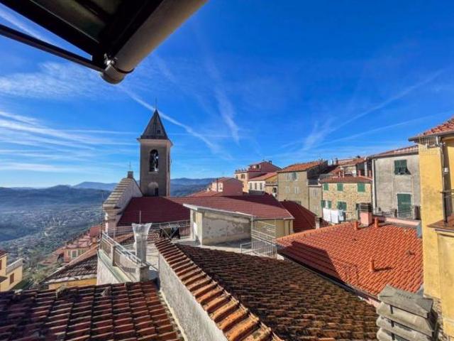 Villa Indipendente in vendita a Bolano, Liguria