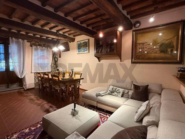 Villa Indipendente in vendita a Unione dei comuni Media Valle del Serchio, Borgo A Mozzano
