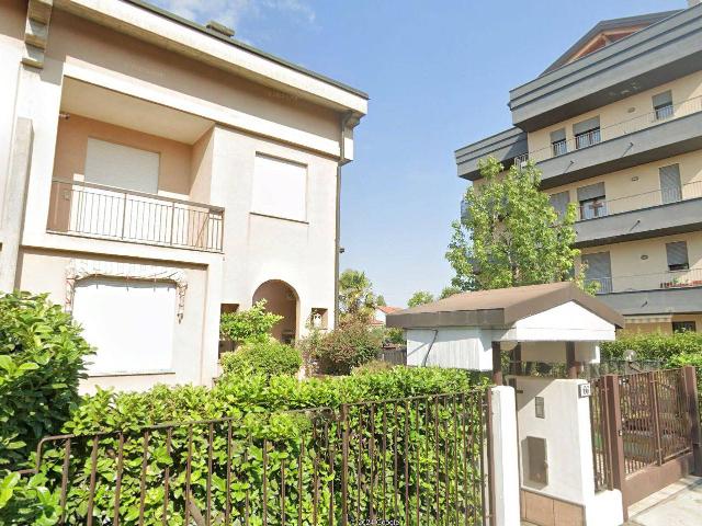 Villa Indipendente in vendita a Moncucco, Brugherio