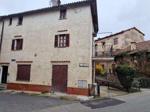 Villa Indipendente in vendita a Cairo Montenotte, Liguria