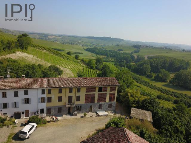 Villa Indipendente in vendita a Calosso, Asti