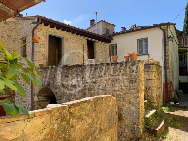 Villa Indipendente in vendita a Castello, Camaiore