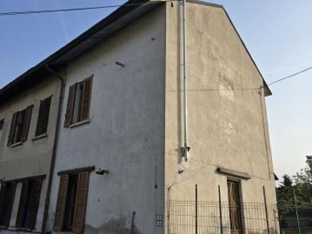 Villa Indipendente in vendita a Legnano, Lombardia