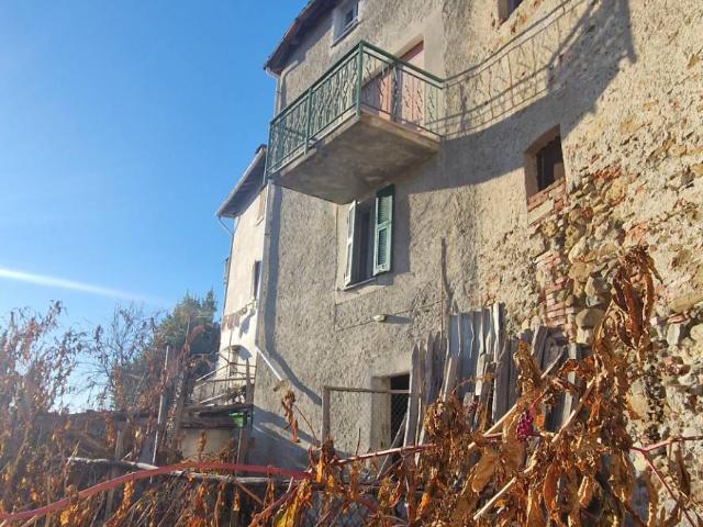 Villa Indipendente in vendita a Carcare, Liguria