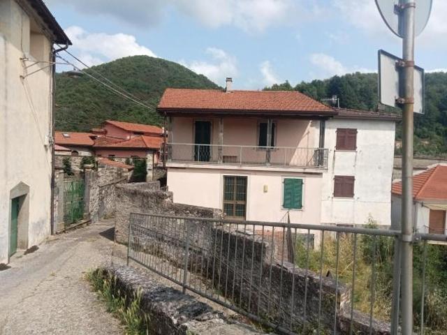 Villa Indipendente in vendita a Unione di comuni Montana Lunigiana, Codiponte