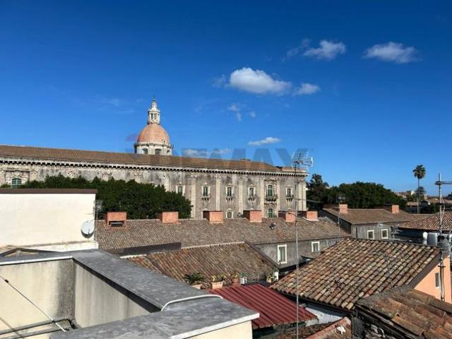 Villa Indipendente in vendita a Centro storico, Catania