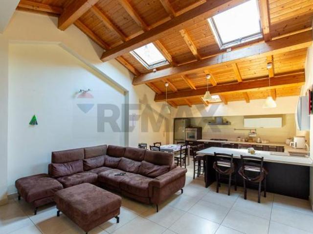 Villa Indipendente in vendita a Centro storico, Catania