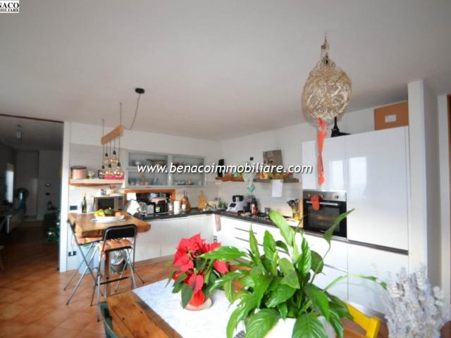 Villa Indipendente in vendita a Cavaion Veronese, Verona