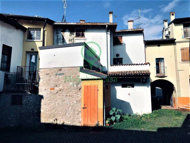 Villa Indipendente in vendita a Cavriana, Lombardia