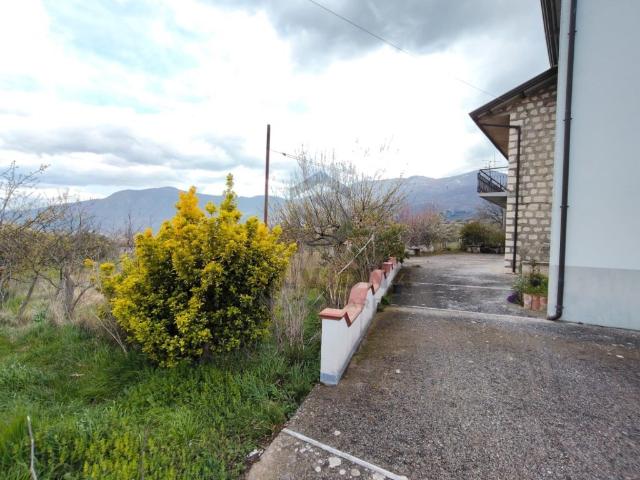 Villa Indipendente in vendita a Cusano Mutri, Campania