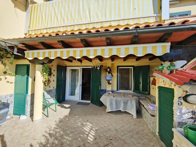 Villa Indipendente in vendita a Ameglia, Liguria