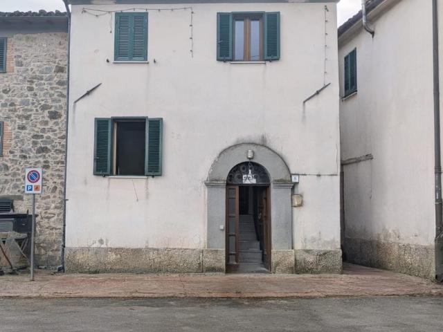 Villa Indipendente in vendita a Unione Comuni Garfagnana, Gallicano