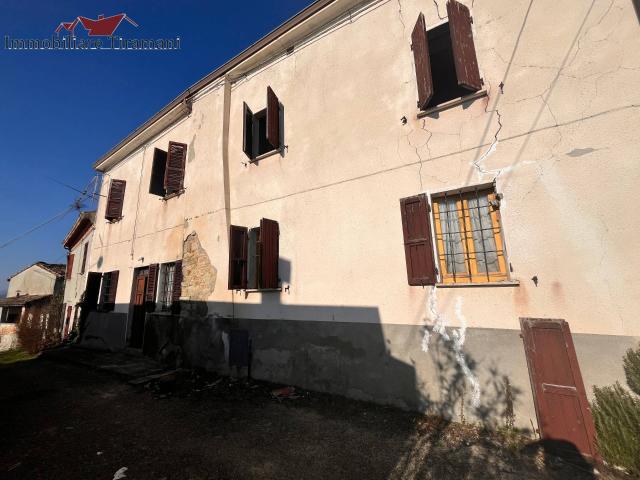 Villa Indipendente in vendita a Gropparello, Reggio Emilia