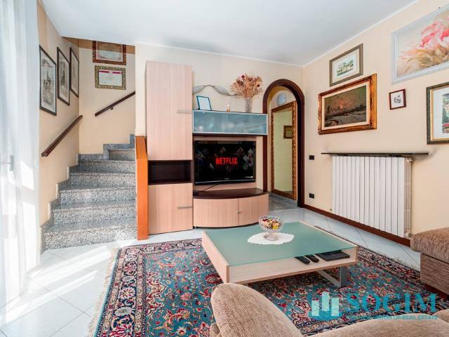 Villa Indipendente in vendita a Mojana, Merone