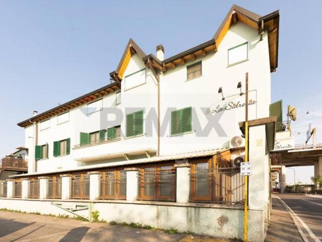 Villa Indipendente in vendita a Municipio 3, Milano