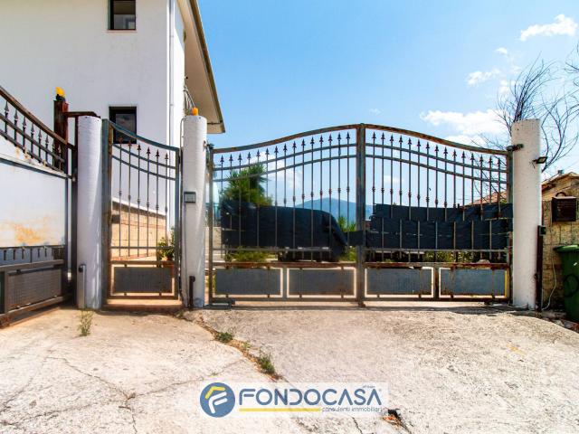 Villa Indipendente in vendita a Montecorvino Pugliano, Campania