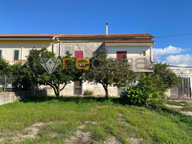 Villa Indipendente in vendita a Montecorvino, Campania