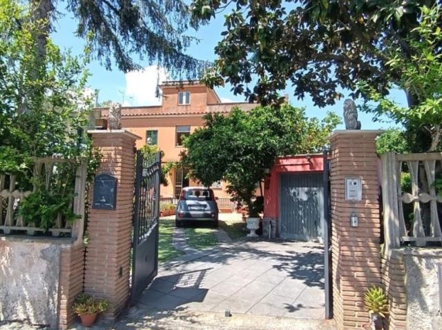 Villa Indipendente in vendita a Municipio Roma VIII, Roma Capitale