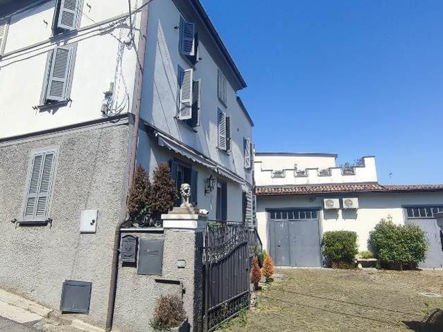 Villa Indipendente in vendita a Rovescala, Lombardia