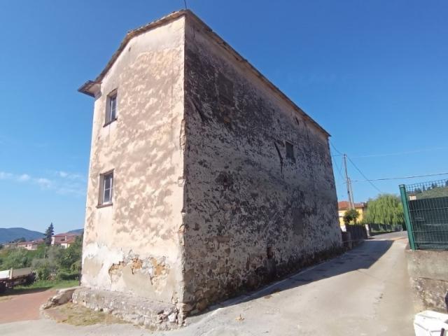 Villa Indipendente in vendita a Sarzana, Liguria