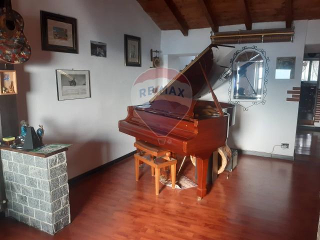 Villa Indipendente in vendita a Vado Ligure, Liguria