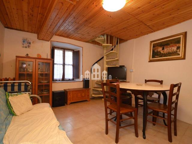 Villa Indipendente in vendita a Val di Chy, Piemonte