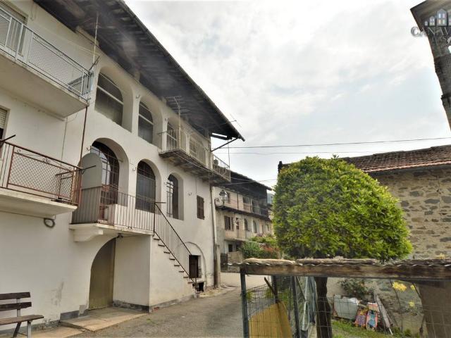 Villa Indipendente in vendita a Valchiusa, Piemonte