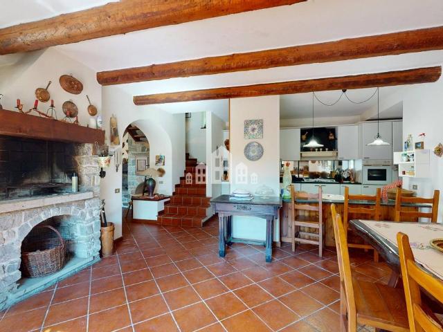 Villa Indipendente in vendita a Valchiusa, Piemonte