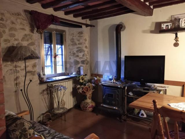 Villa Indipendente in vendita a Villa Basilica, Toscana