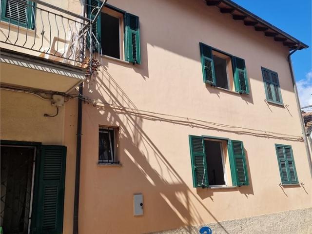 Villa Indipendente in vendita a Villanova D'albenga, Liguria