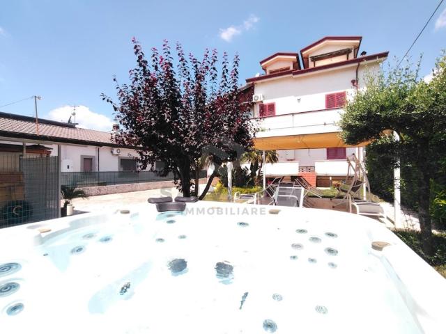 Villa Indipendente in vendita a Amorosi, Campania