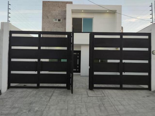 Casa seminueva con excelente ubicación