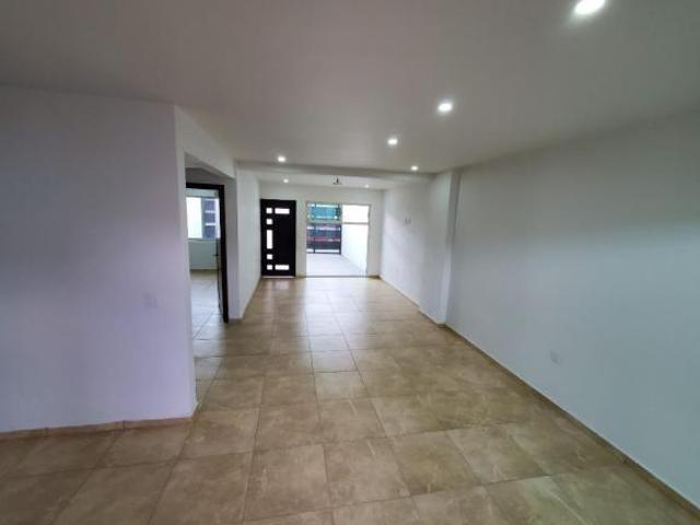 Casa seminueva con excelente ubicación