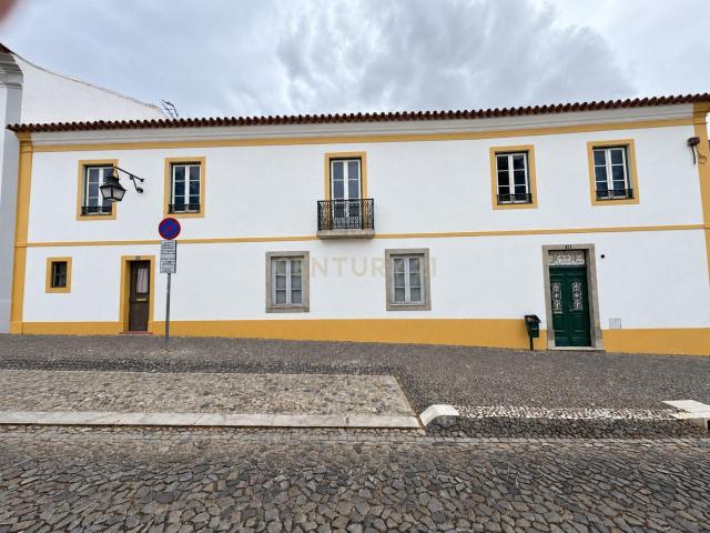 Casa venda em Évora (São Mamede, Sé, São Pedro e Santo Antão), Évora