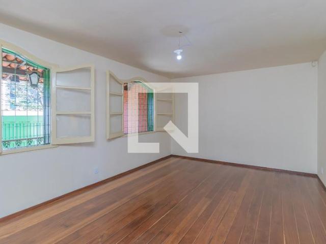 Casa aluguel em Vila Nossa Senhora da Aparecida, Belo Horizonte