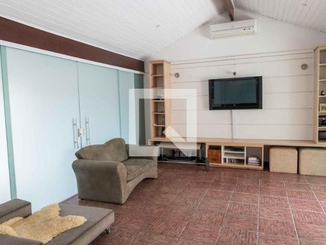 Casa aluguel em Região Geográfica Imediata do Rio de Janeiro, Região Metropolitana do Rio de Janeiro