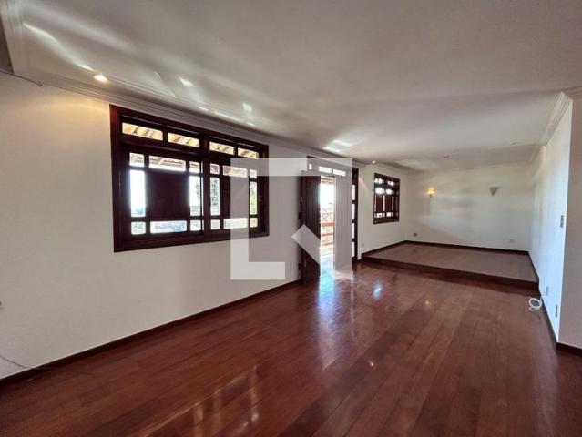 Casa aluguel em Região Geográfica Imediata de Belo Horizonte, Região Metropolitana de Belo Horizonte