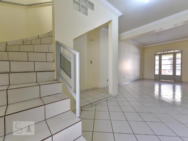 Casa aluguel em Goiânia, Vila Maria Rosa