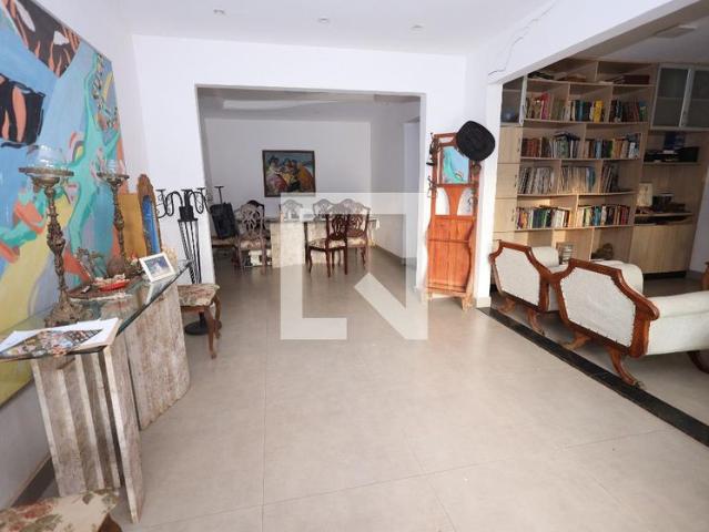 Casa aluguel em Região Geográfica Imediata de Goiânia, Goiânia