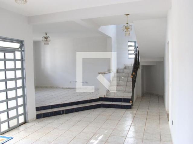 Casa aluguel em Goiânia, Chácara Rio Branco