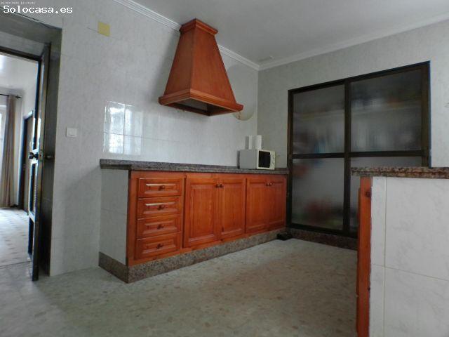 Casa en venta en Utrera, Andalucía