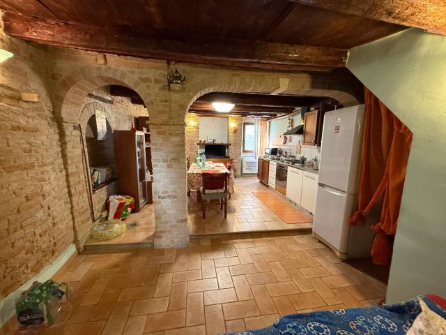 Appartamento in vendita a Tirassegno, Marche
