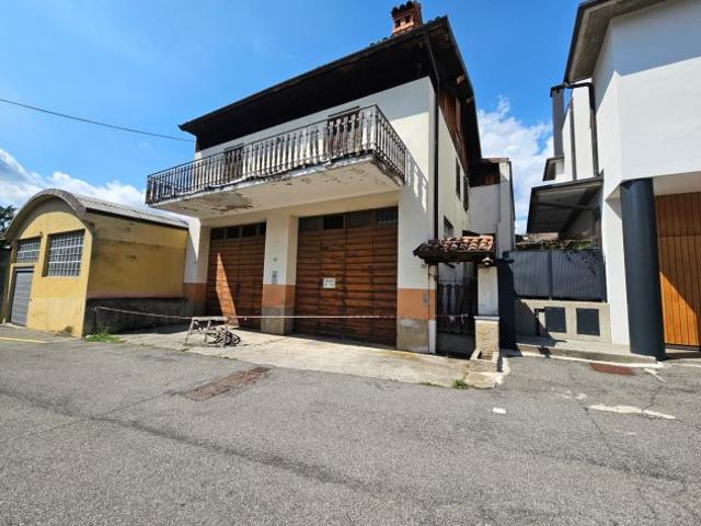 Villa Indipendente in vendita a Leffe, Lombardia